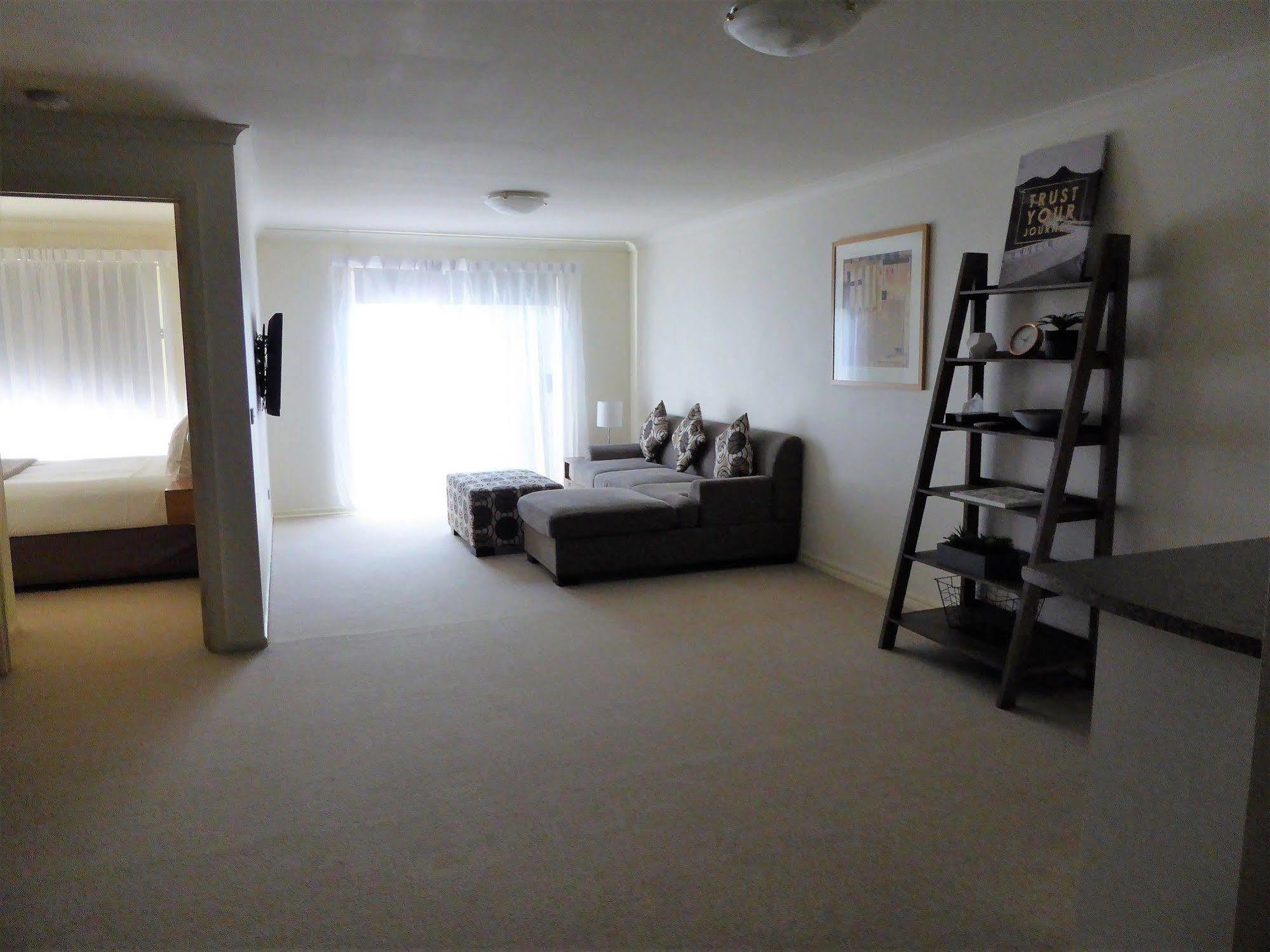 ไลฟ์สไตล์อพาร์ตเมนท์ แอท เฟิร์นทรี Aparthotel Ferntree Gully ภายนอก รูปภาพ